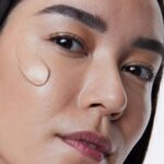 How to Use Tinted Serum: A Skin-Friendly Makeup Routine